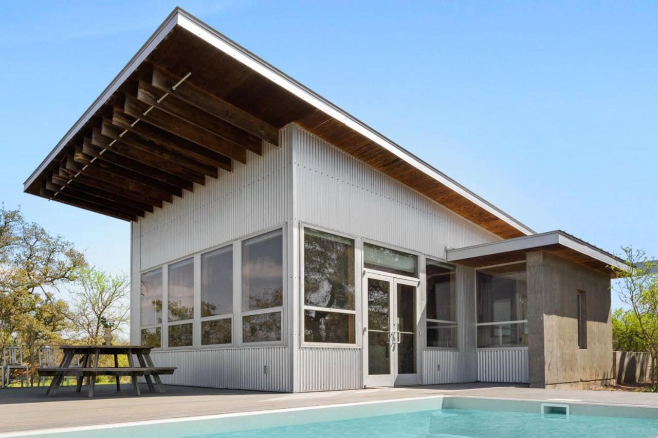Lazo House - Riverfront With Overlooking Llano River Kültér fotó