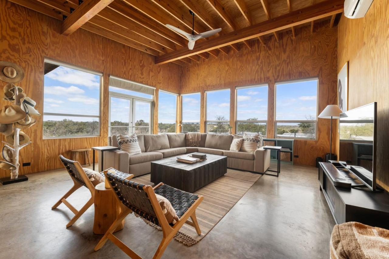Lazo House - Riverfront With Overlooking Llano River Kültér fotó
