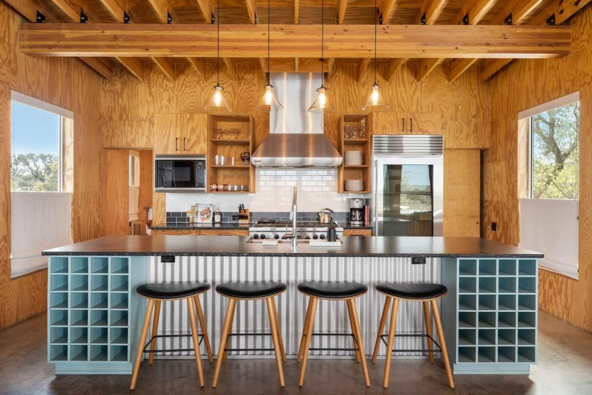 Lazo House - Riverfront With Overlooking Llano River Kültér fotó