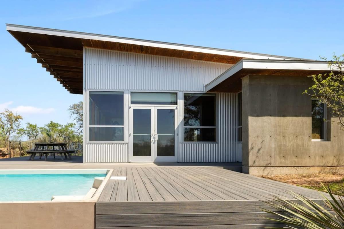 Lazo House - Riverfront With Overlooking Llano River Kültér fotó