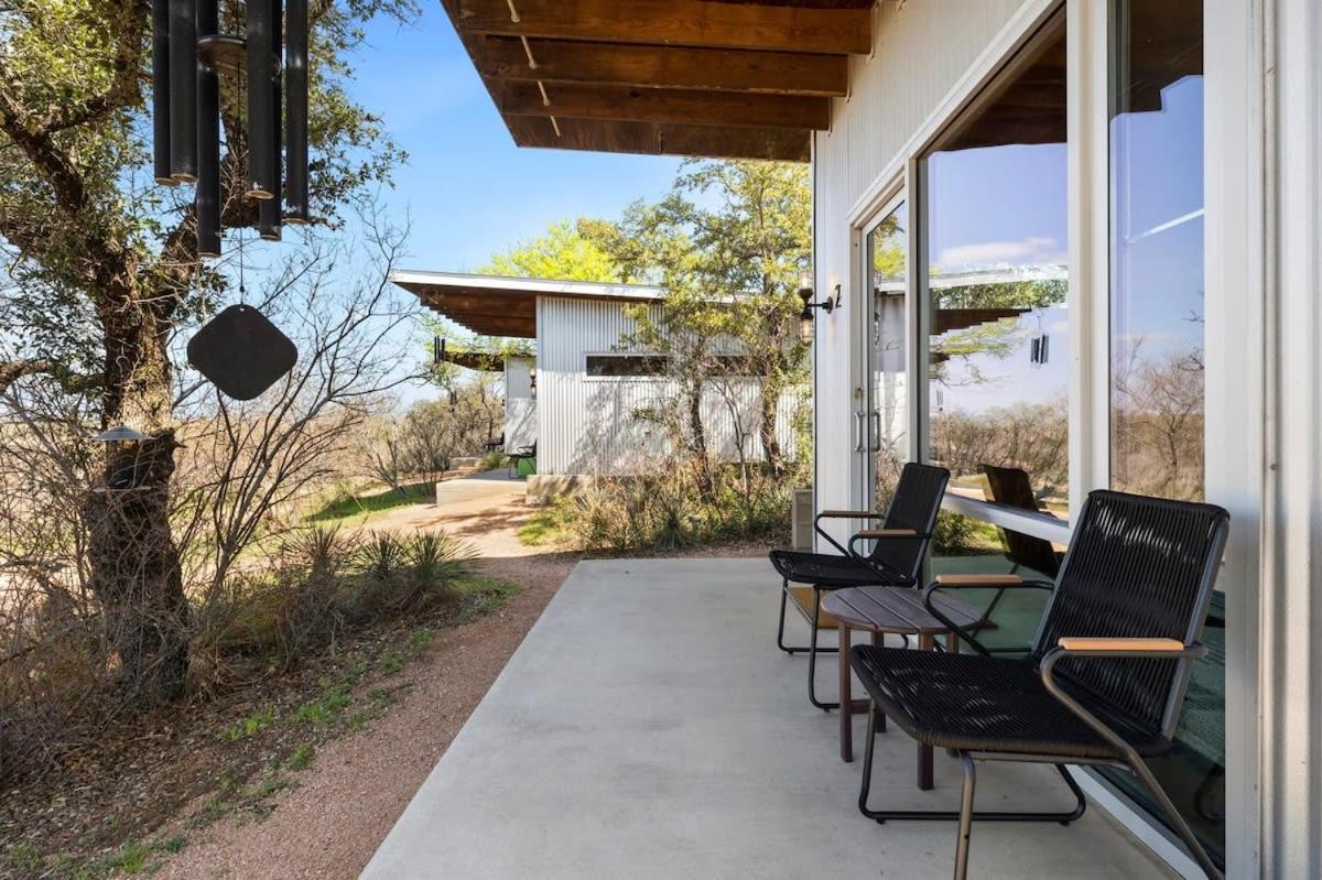 Lazo House - Riverfront With Overlooking Llano River Kültér fotó