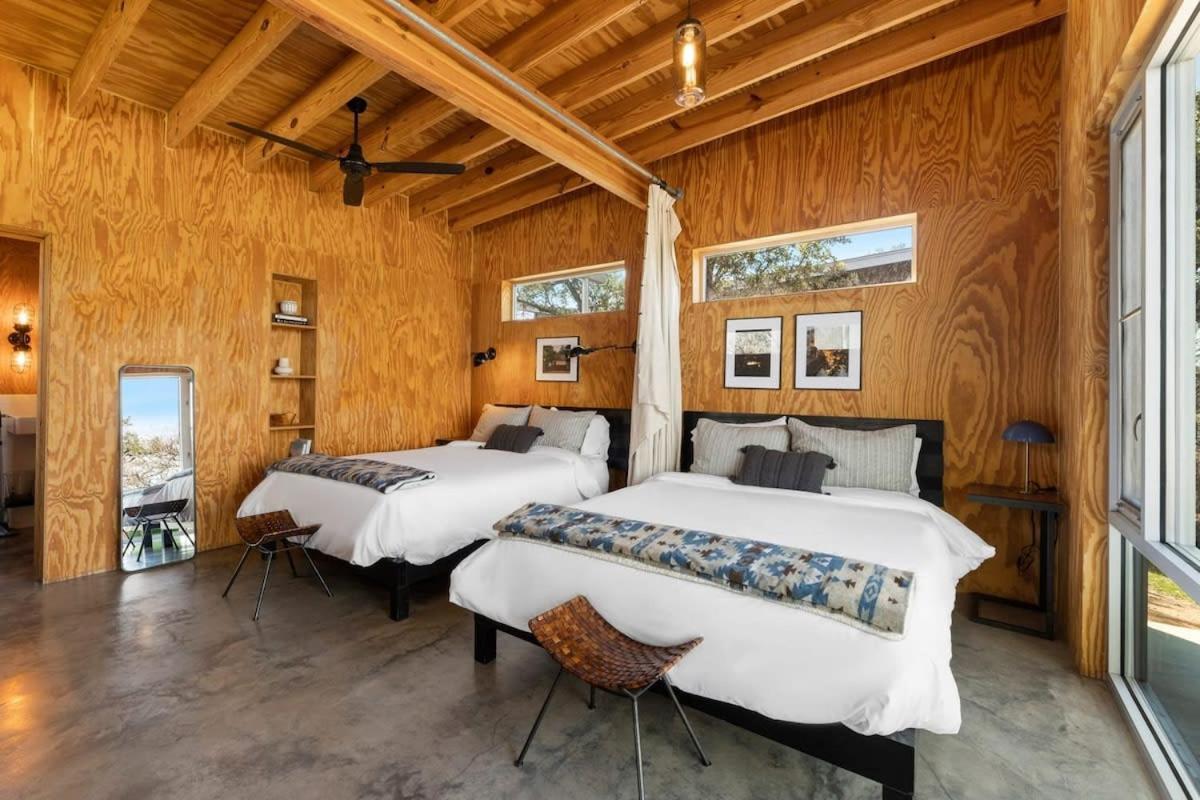 Lazo House - Riverfront With Overlooking Llano River Kültér fotó