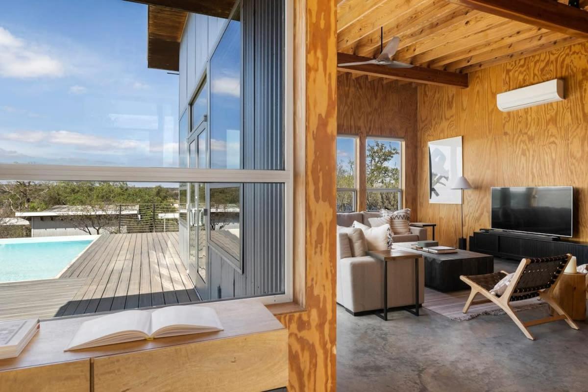 Lazo House - Riverfront With Overlooking Llano River Kültér fotó