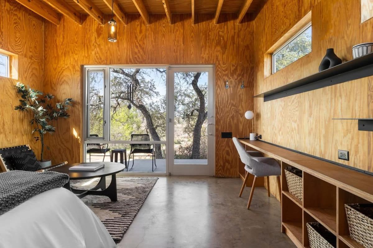 Lazo House - Riverfront With Overlooking Llano River Kültér fotó