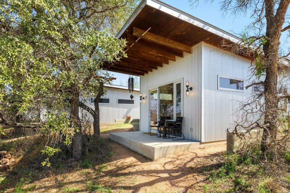 Lazo House - Riverfront With Overlooking Llano River Kültér fotó